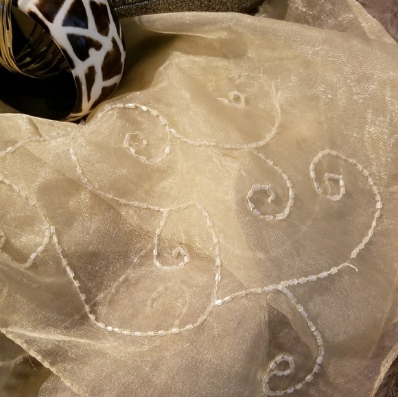 Scraf - Picture 2 of 4